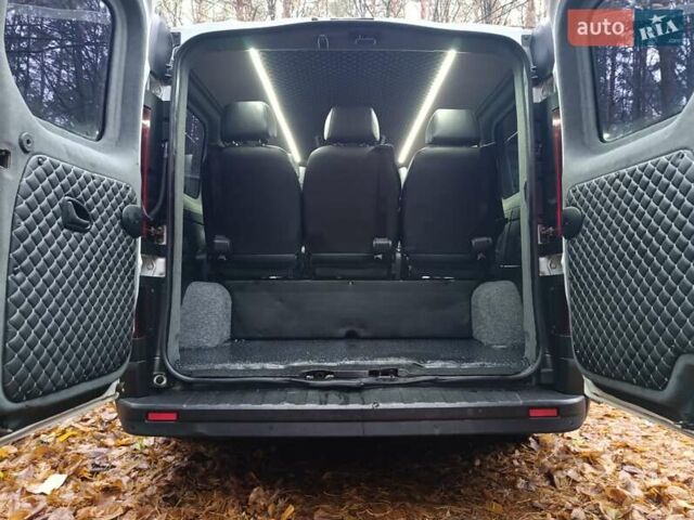 Белый Рено Трафик, объемом двигателя 1.6 л и пробегом 263 тыс. км за 15999 $, фото 4 на Automoto.ua