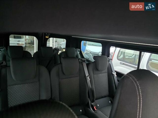 Белый Рено Трафик, объемом двигателя 2 л и пробегом 177 тыс. км за 24500 $, фото 24 на Automoto.ua