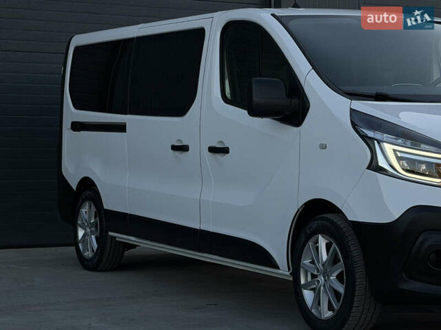 Белый Рено Трафик, объемом двигателя 2 л и пробегом 250 тыс. км за 20999 $, фото 16 на Automoto.ua