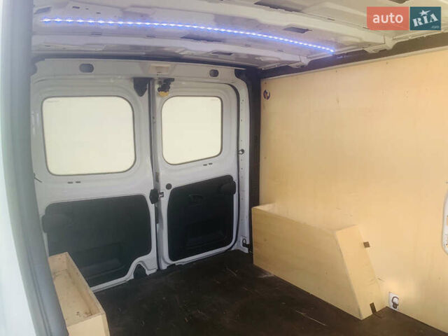 Белый Рено Трафик, объемом двигателя 2 л и пробегом 196 тыс. км за 16500 $, фото 11 на Automoto.ua