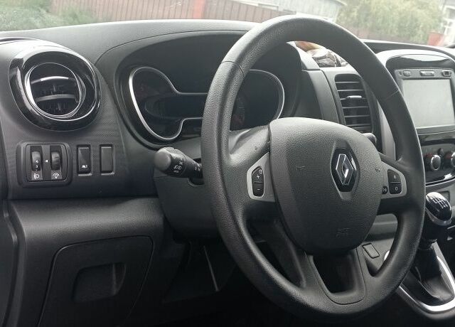 Белый Рено Трафик, объемом двигателя 0 л и пробегом 188 тыс. км за 22000 $, фото 5 на Automoto.ua