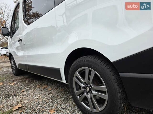 Белый Рено Трафик, объемом двигателя 2 л и пробегом 177 тыс. км за 24500 $, фото 18 на Automoto.ua