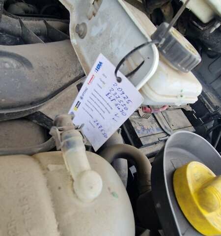 Білий Рено Трафік, об'ємом двигуна 2 л та пробігом 240 тис. км за 20999 $, фото 53 на Automoto.ua