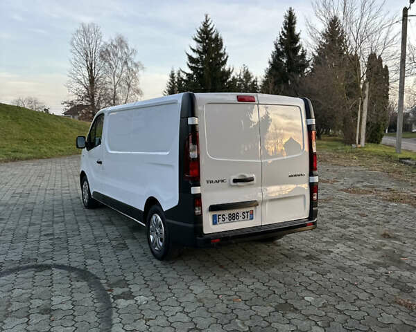 Белый Рено Трафик, объемом двигателя 2 л и пробегом 140 тыс. км за 18700 $, фото 8 на Automoto.ua