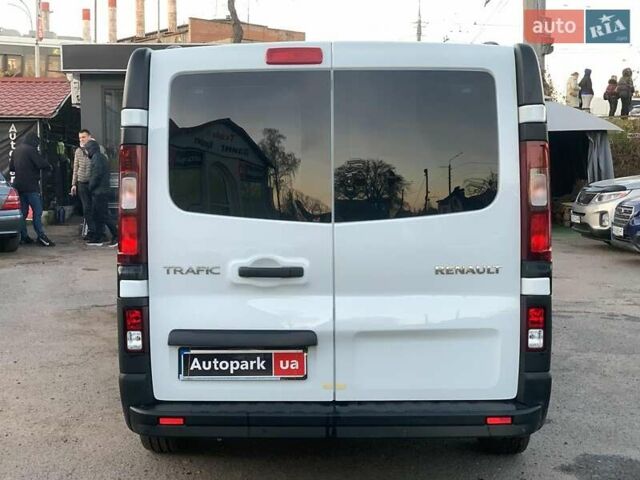 Белый Рено Трафик, объемом двигателя 2 л и пробегом 207 тыс. км за 18790 $, фото 5 на Automoto.ua