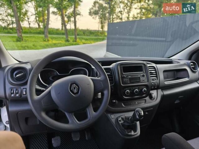 Белый Рено Трафик, объемом двигателя 2 л и пробегом 117 тыс. км за 16900 $, фото 25 на Automoto.ua