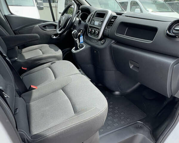 Білий Рено Трафік, об'ємом двигуна 2 л та пробігом 194 тис. км за 19900 $, фото 20 на Automoto.ua