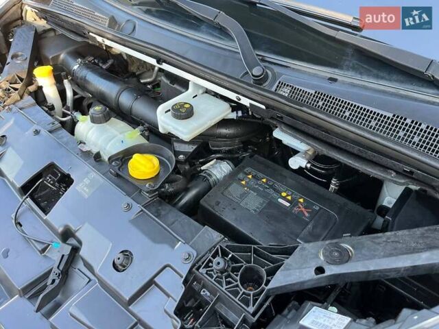 Белый Рено Трафик, объемом двигателя 2 л и пробегом 264 тыс. км за 15900 $, фото 25 на Automoto.ua