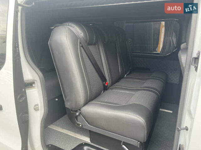 Білий Рено Трафік, об'ємом двигуна 2 л та пробігом 203 тис. км за 28000 $, фото 26 на Automoto.ua