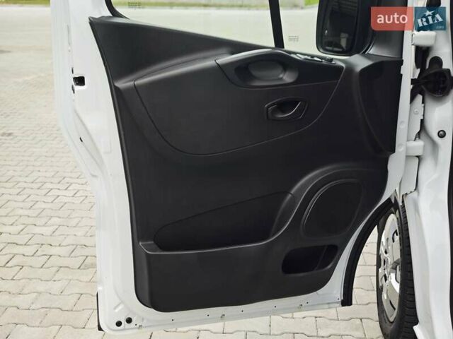Білий Рено Трафік, об'ємом двигуна 2 л та пробігом 173 тис. км за 16100 $, фото 17 на Automoto.ua