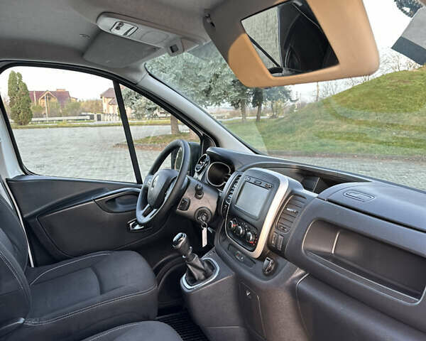 Белый Рено Трафик, объемом двигателя 2 л и пробегом 140 тыс. км за 18700 $, фото 33 на Automoto.ua