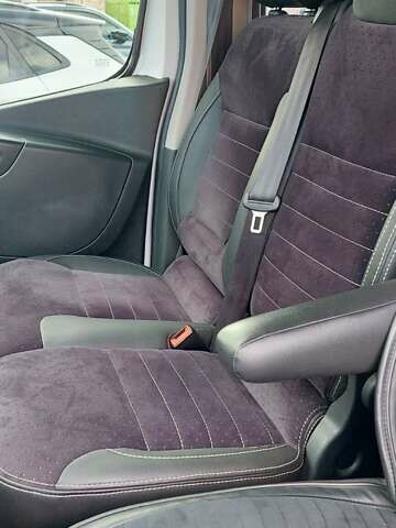 Белый Рено Трафик, объемом двигателя 2 л и пробегом 90 тыс. км за 26800 $, фото 28 на Automoto.ua