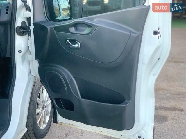 Белый Рено Трафик, объемом двигателя 2 л и пробегом 207 тыс. км за 18790 $, фото 11 на Automoto.ua