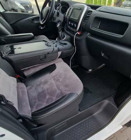 Білий Рено Трафік, об'ємом двигуна 2 л та пробігом 240 тис. км за 20999 $, фото 35 на Automoto.ua