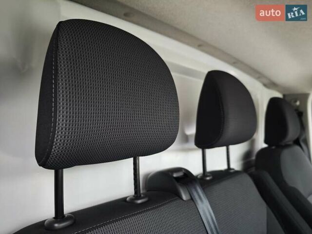 Білий Рено Трафік, об'ємом двигуна 2 л та пробігом 173 тис. км за 16100 $, фото 52 на Automoto.ua
