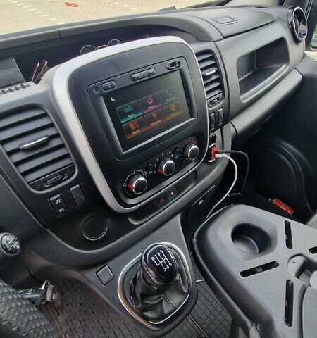 Білий Рено Трафік, об'ємом двигуна 2 л та пробігом 240 тис. км за 20999 $, фото 29 на Automoto.ua