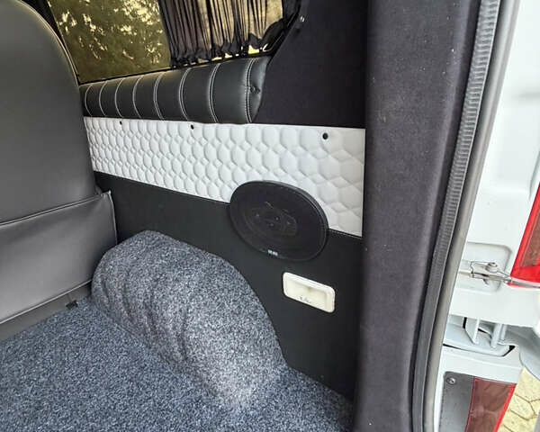 Белый Рено Трафик, объемом двигателя 2 л и пробегом 261 тыс. км за 22000 $, фото 25 на Automoto.ua