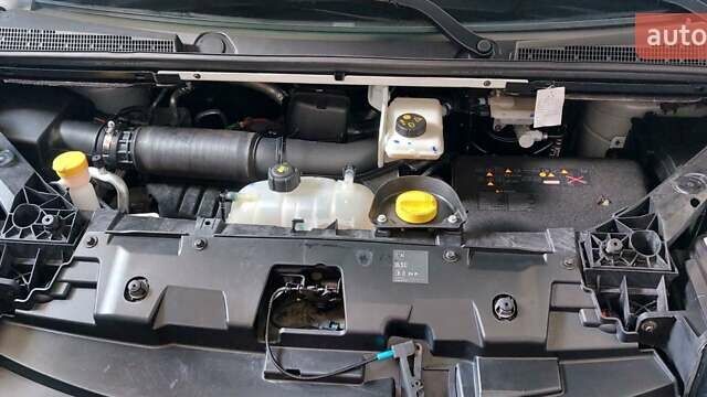 Белый Рено Трафик, объемом двигателя 2 л и пробегом 90 тыс. км за 26800 $, фото 6 на Automoto.ua