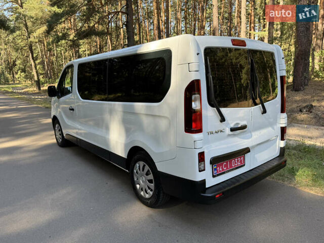 Белый Рено Трафик, объемом двигателя 2 л и пробегом 225 тыс. км за 27800 $, фото 61 на Automoto.ua