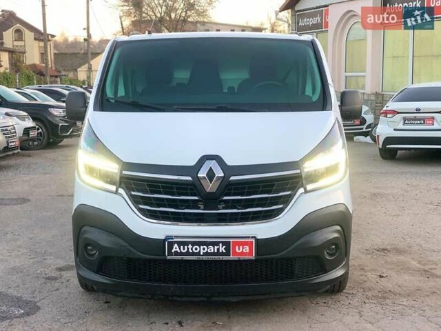 Белый Рено Трафик, объемом двигателя 2 л и пробегом 207 тыс. км за 18790 $, фото 1 на Automoto.ua