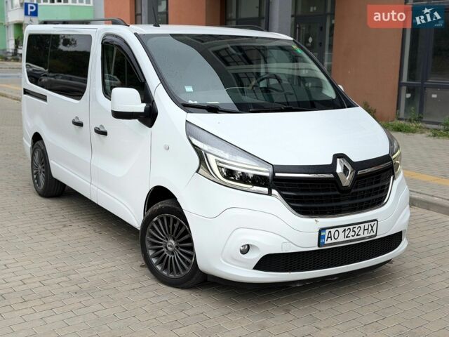 Белый Рено Трафик, объемом двигателя 2 л и пробегом 182 тыс. км за 24500 $, фото 2 на Automoto.ua