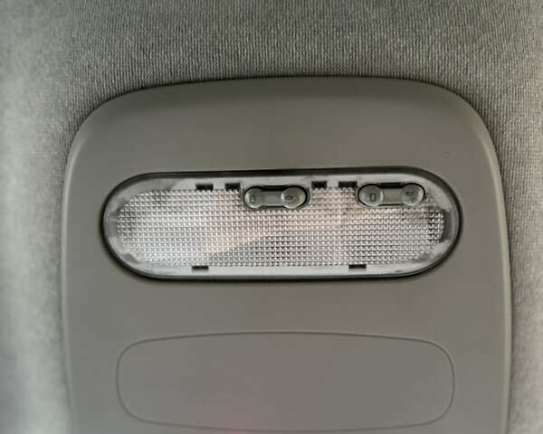 Белый Рено Трафик, объемом двигателя 2 л и пробегом 140 тыс. км за 18700 $, фото 27 на Automoto.ua