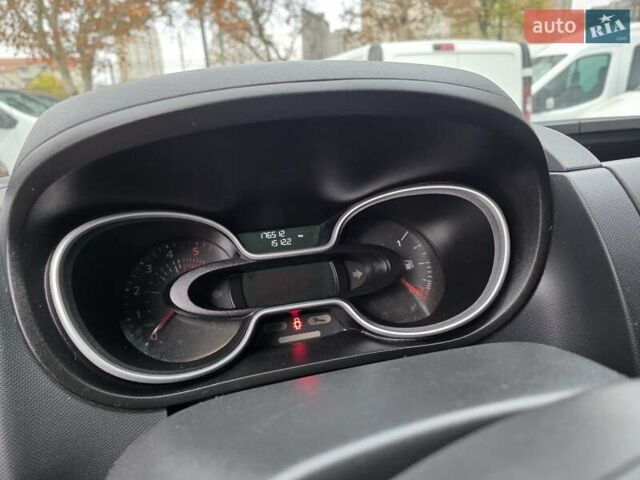 Белый Рено Трафик, объемом двигателя 2 л и пробегом 177 тыс. км за 24500 $, фото 20 на Automoto.ua