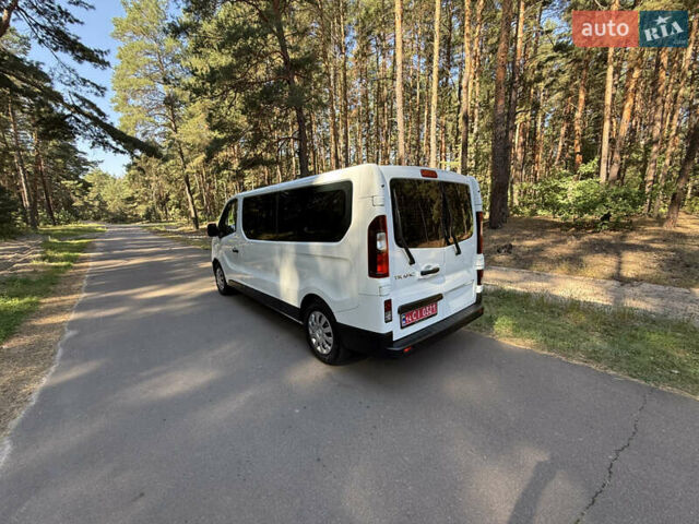 Белый Рено Трафик, объемом двигателя 2 л и пробегом 225 тыс. км за 27800 $, фото 62 на Automoto.ua