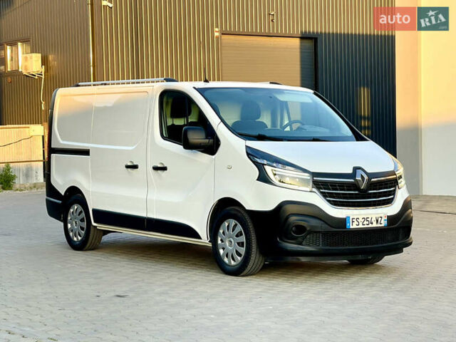 Білий Рено Трафік, об'ємом двигуна 2 л та пробігом 160 тис. км за 17200 $, фото 1 на Automoto.ua