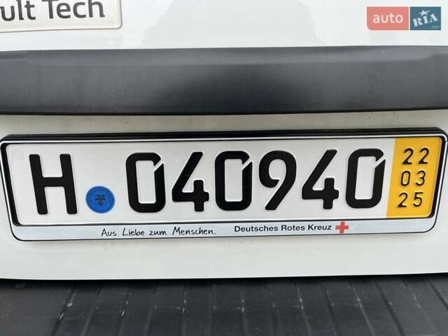 Білий Рено Трафік, об'ємом двигуна 2 л та пробігом 189 тис. км за 16200 $, фото 79 на Automoto.ua