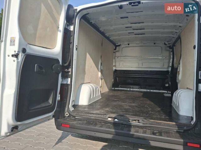 Белый Рено Трафик, объемом двигателя 1.6 л и пробегом 206 тыс. км за 16500 $, фото 17 на Automoto.ua