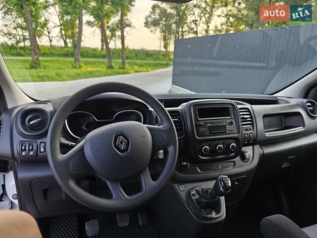 Белый Рено Трафик, объемом двигателя 2 л и пробегом 117 тыс. км за 16900 $, фото 24 на Automoto.ua