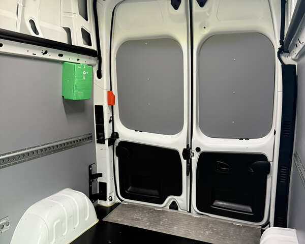 Белый Рено Трафик, объемом двигателя 2 л и пробегом 242 тыс. км за 17500 $, фото 26 на Automoto.ua