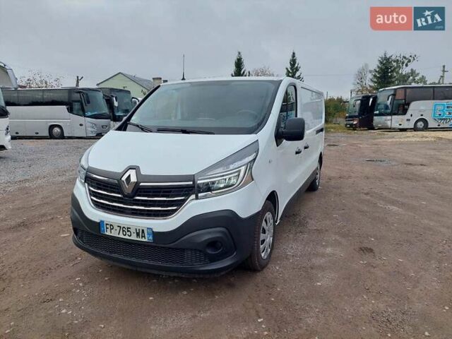 Белый Рено Трафик, объемом двигателя 2 л и пробегом 157 тыс. км за 17200 $, фото 1 на Automoto.ua