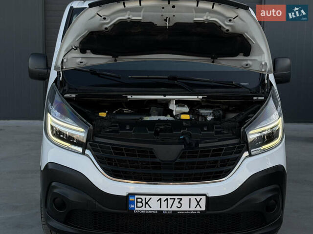 Белый Рено Трафик, объемом двигателя 2 л и пробегом 250 тыс. км за 20999 $, фото 7 на Automoto.ua