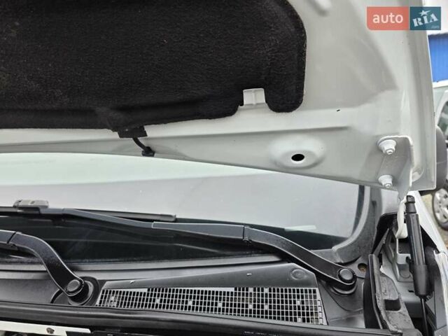 Белый Рено Трафик, объемом двигателя 2 л и пробегом 177 тыс. км за 24500 $, фото 46 на Automoto.ua