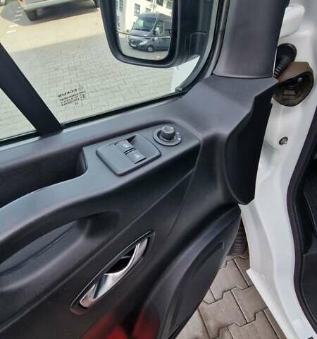 Білий Рено Трафік, об'ємом двигуна 2 л та пробігом 240 тис. км за 20999 $, фото 24 на Automoto.ua