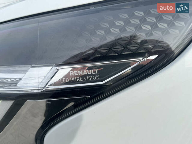 Білий Рено Трафік, об'ємом двигуна 2 л та пробігом 203 тис. км за 28000 $, фото 2 на Automoto.ua