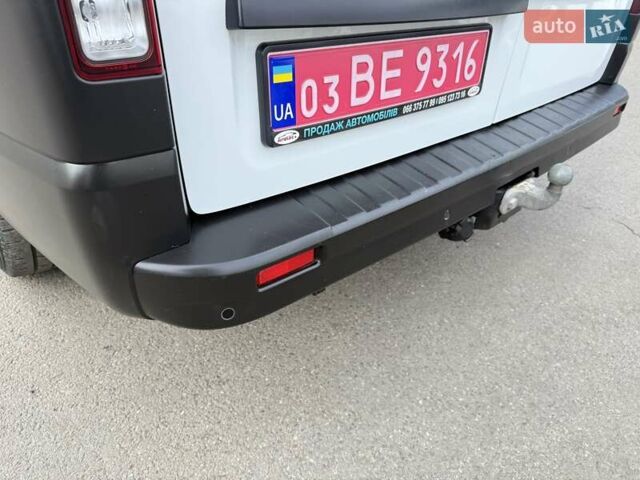 Белый Рено Трафик, объемом двигателя 2 л и пробегом 162 тыс. км за 17900 $, фото 11 на Automoto.ua