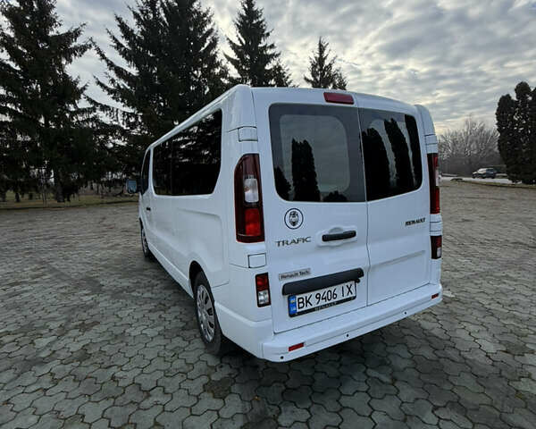 Белый Рено Трафик, объемом двигателя 2 л и пробегом 261 тыс. км за 22000 $, фото 5 на Automoto.ua