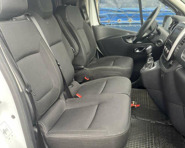 Білий Рено Трафік, об'ємом двигуна 2 л та пробігом 203 тис. км за 28000 $, фото 28 на Automoto.ua