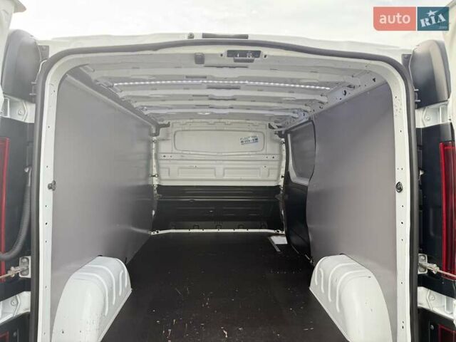 Белый Рено Трафик, объемом двигателя 2 л и пробегом 162 тыс. км за 17900 $, фото 18 на Automoto.ua