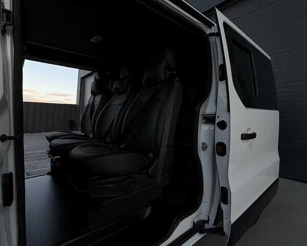 Белый Рено Трафик, объемом двигателя 2 л и пробегом 250 тыс. км за 20999 $, фото 17 на Automoto.ua