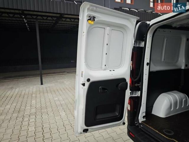 Білий Рено Трафік, об'ємом двигуна 2 л та пробігом 173 тис. км за 16100 $, фото 33 на Automoto.ua