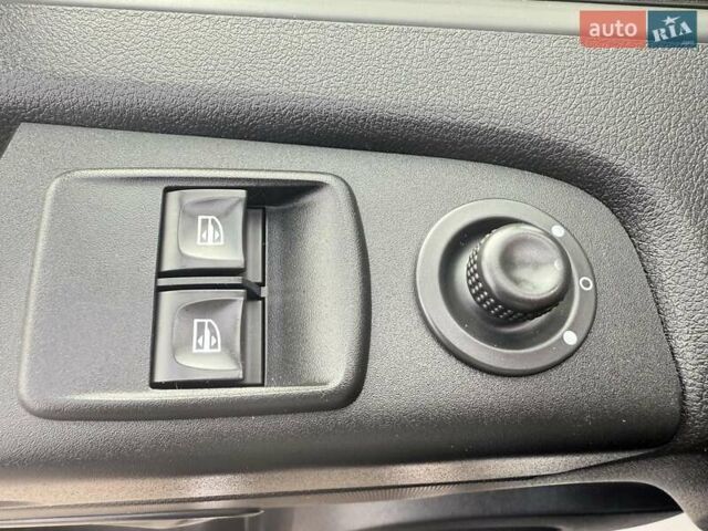 Белый Рено Трафик, объемом двигателя 2 л и пробегом 162 тыс. км за 17900 $, фото 34 на Automoto.ua