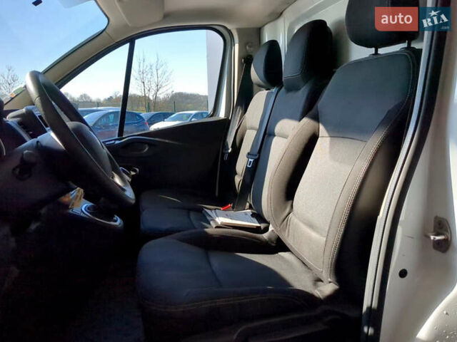 Белый Рено Трафик, объемом двигателя 2 л и пробегом 186 тыс. км за 17500 $, фото 6 на Automoto.ua