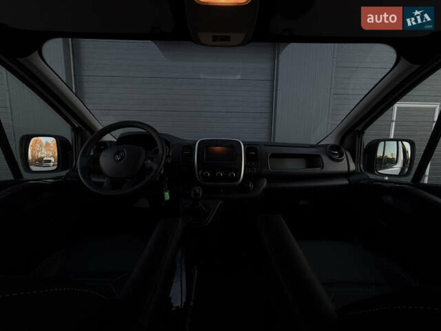 Белый Рено Трафик, объемом двигателя 2 л и пробегом 250 тыс. км за 20999 $, фото 45 на Automoto.ua