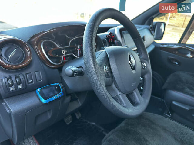 Білий Рено Трафік, об'ємом двигуна 2 л та пробігом 230 тис. км за 25500 $, фото 49 на Automoto.ua