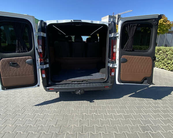 Білий Рено Трафік, об'ємом двигуна 2 л та пробігом 134 тис. км за 24400 $, фото 52 на Automoto.ua