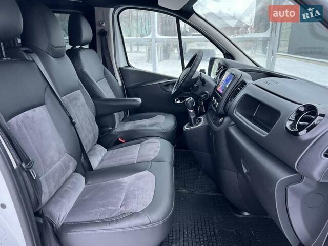 Білий Рено Трафік, об'ємом двигуна 2 л та пробігом 97 тис. км за 26500 $, фото 35 на Automoto.ua